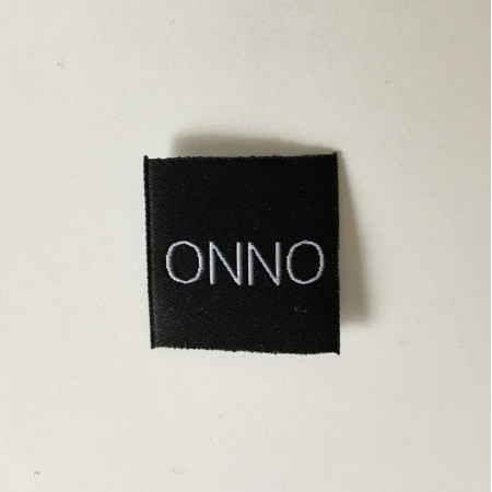 Этикетка жаккардовая вышитая ONNO 30мм заказная (1000 штук)