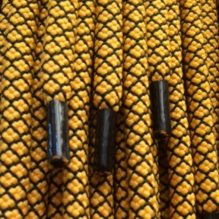 Шнурок круглый 6мм №32 1,25м желтый с чёрным (пара)