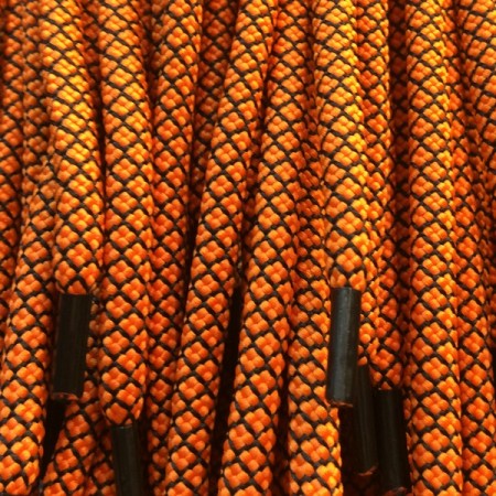 Шнурок круглый 6мм №32 1,25м ораньжевым с чёрным (пара)