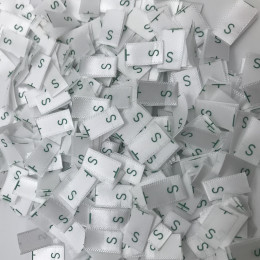 Этикетка накатанная 10мм S атлас белая зеленая (100 штук)